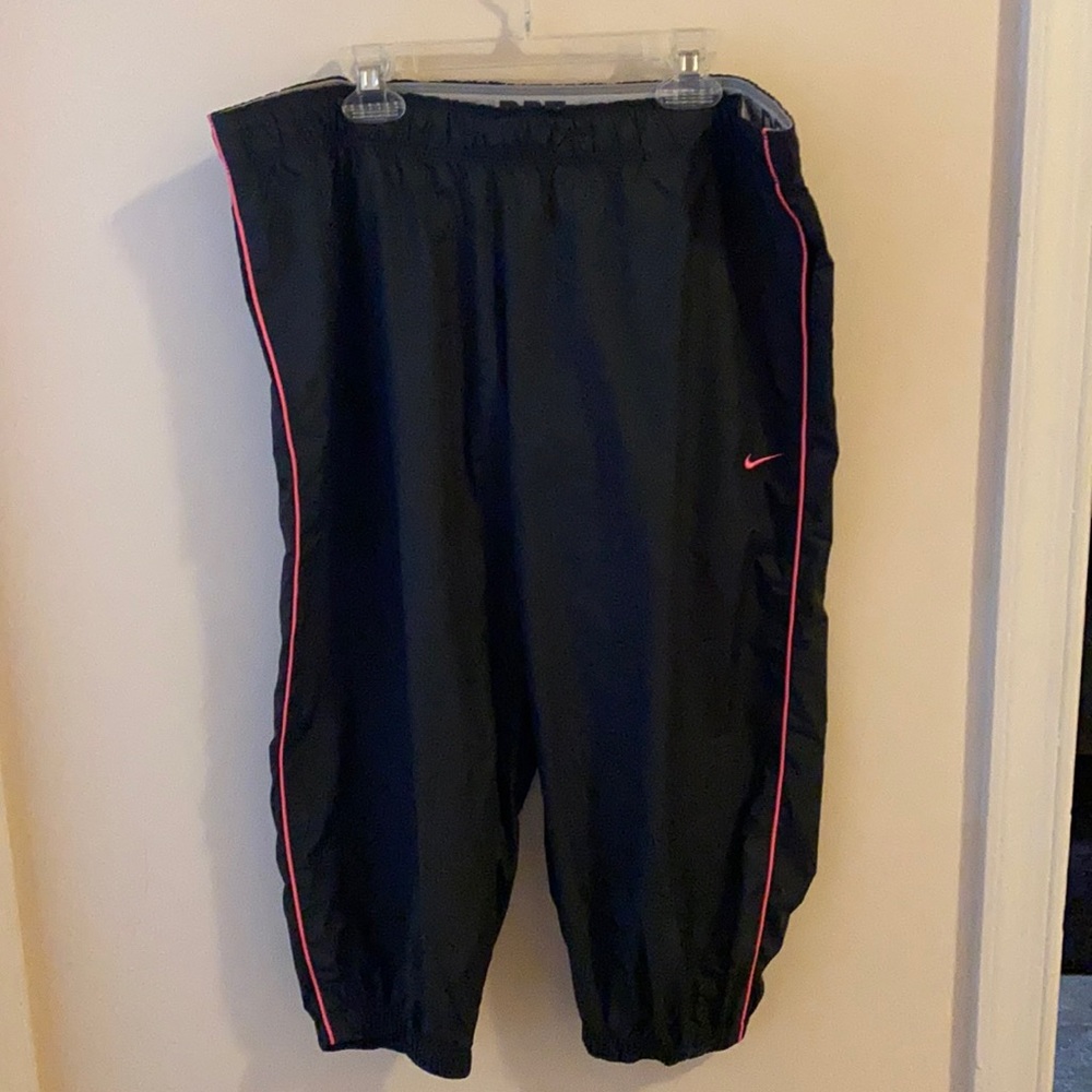 Nike workout capris dark gray/coral size L.